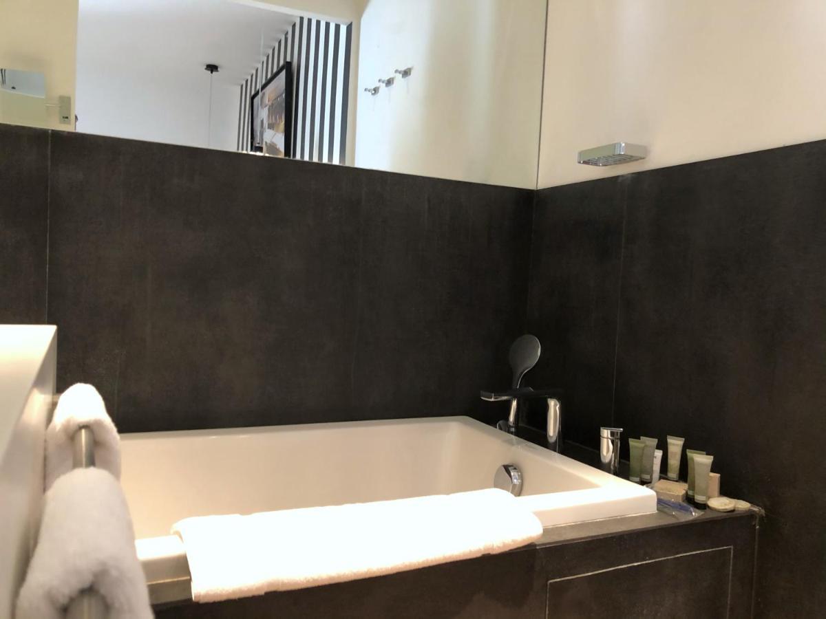 Sérignan-du-Comtat Le Pre Du Moulin - Maison Alonso - Hotel & Restaurant מראה חיצוני תמונה