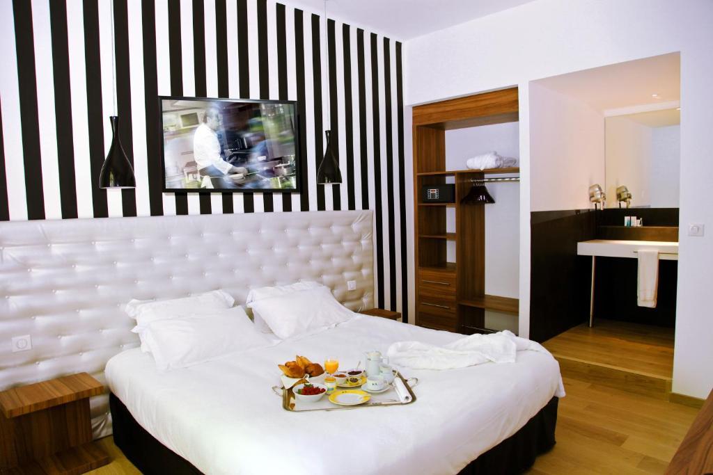 Sérignan-du-Comtat Le Pre Du Moulin - Maison Alonso - Hotel & Restaurant חדר תמונה