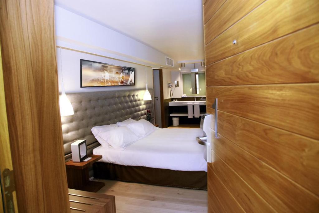 Sérignan-du-Comtat Le Pre Du Moulin - Maison Alonso - Hotel & Restaurant חדר תמונה