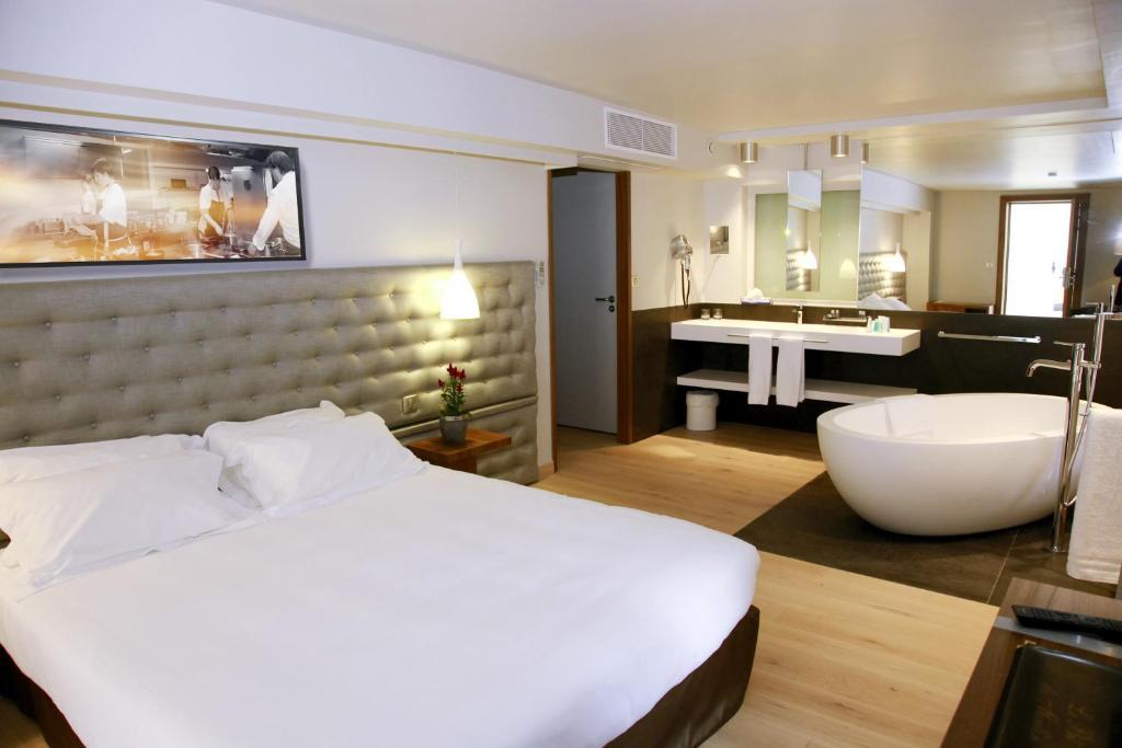 Sérignan-du-Comtat Le Pre Du Moulin - Maison Alonso - Hotel & Restaurant חדר תמונה