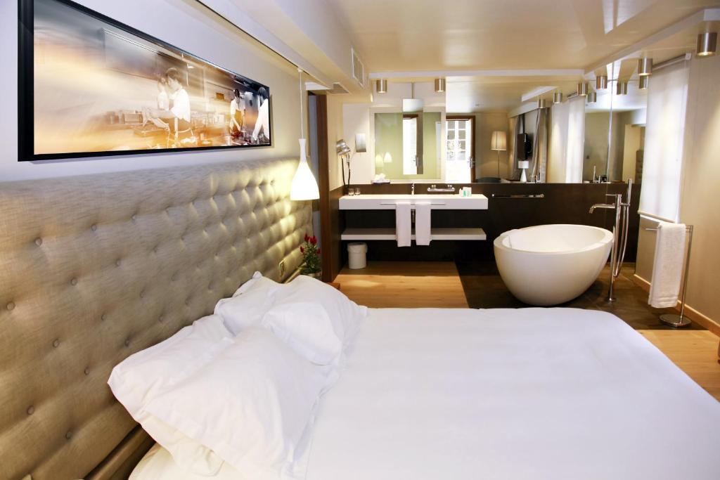 Sérignan-du-Comtat Le Pre Du Moulin - Maison Alonso - Hotel & Restaurant חדר תמונה